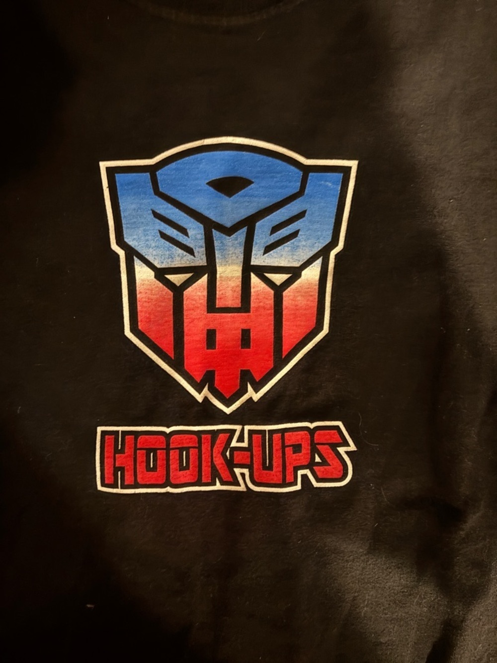 Rare vintage Hook-Ups Logo Graphic Tee in Black with Red and Blue Print t  small